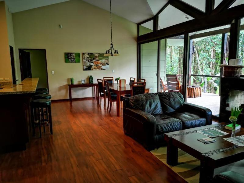 El Silencio Lodge & Spa Costa Rica Toro Amarillo الغرفة الصورة